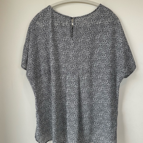 DR2 Monochrome Speckled Blouse - Picture 3 of 3